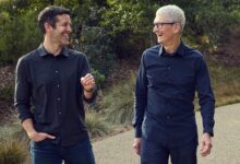 Tim Cook rời vị trí CEO Apple, chuyển giao cho John Ternus