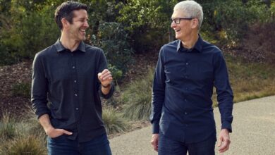 Tim Cook rời vị trí CEO Apple, chuyển giao cho John Ternus