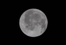 Ảnh cận cảnh Mặt Trăng đầu tiên chụp từ Artemis II