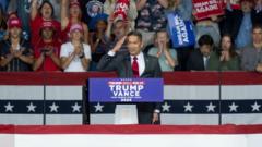 Mỹ sa thải Bộ trưởng Hải quân, ông Hùng Cao lên nắm quyền