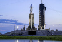 SpaceX hoãn phóng ‘siêu tên lửa’ Falcon Heavy