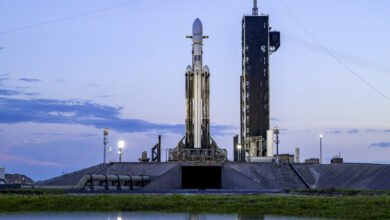 SpaceX hoãn phóng ‘siêu tên lửa’ Falcon Heavy