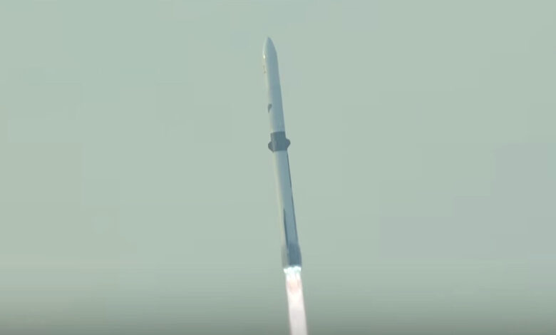 Blue Origin lần đầu phóng tên lửa bằng tầng đẩy tái sử dụng