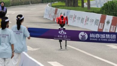 Robot hình người Trung Quốc vượt kỷ lục nhà vô địch marathon