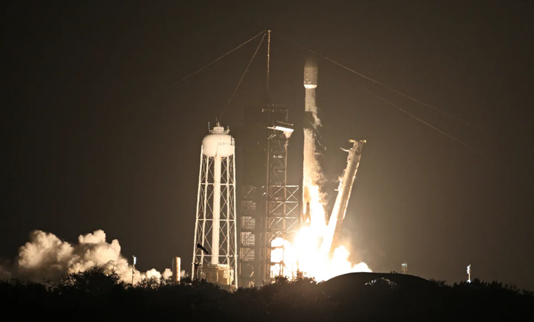 Mảnh tên lửa SpaceX có thể đâm vào Mặt Trăng