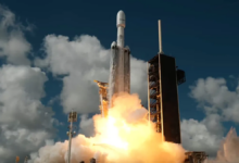 Tên lửa mạnh thứ hai thế giới Falcon Heavy tái xuất sau 18 tháng