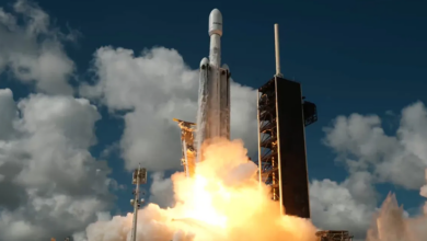 Tên lửa mạnh thứ hai thế giới Falcon Heavy tái xuất sau 18 tháng