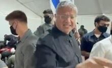 Các nhà hoạt động trong đoàn của Bảo Ngọc Ashley tới Gaza quỳ gối, bị trói tay khi quốc ca Israel vang lên