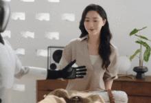 Robot hình người Trung Quốc có lớp da 18.000 điểm cảm biến