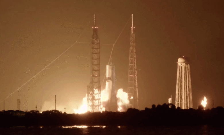Tên lửa Blue Origin nổ tung trên bệ phóng Tên lửa Blue Origin nổ tung trên bệ phóng