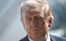 Ông Trump nói đoàn đàm phán Mỹ ‘đừng vội’ với Iran