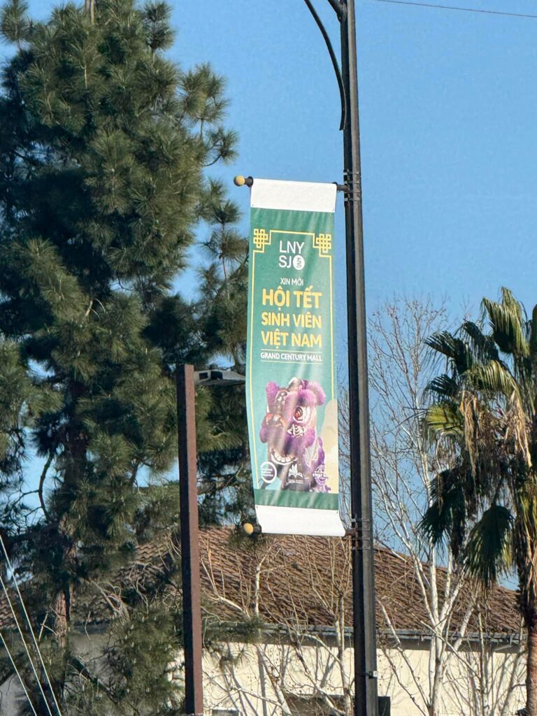 Lá Phướn khu Little Saigon San Jose Đang Bị Lạm Dụng Như Thế Nào?