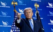 Ông Trump kiếm được hơn 1 tỷ USD từ tiền số sau một năm nắm quyền