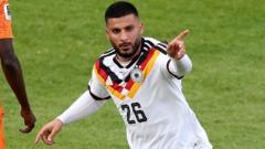 Từ sàn nhà máy đến ngôi sao World Cup – siêu dự bị Undav của Đức Từ sàn nhà máy đến ngôi sao World Cup – siêu dự bị Undav của Đức