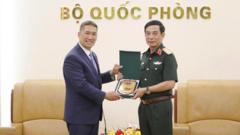 Ông Phan Văn Giang tin ông Hùng Cao tiếp tục là cầu nối quan trọng của Việt Nam và Mỹ Ông Phan Văn Giang tin ông Hùng Cao tiếp tục là cầu nối quan trọng của Việt Nam và Mỹ