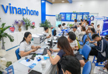 Hàng nghìn người đi xác thực thuê bao di động
