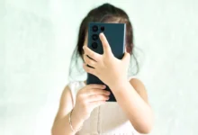 Những quốc gia lên kế hoạch cấm trẻ em dùng mạng xã hội