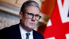 Điều gì khiến Thủ tướng Anh Keir Starmer phải từ chức? Điều gì khiến Thủ tướng Anh Keir Starmer phải từ chức?