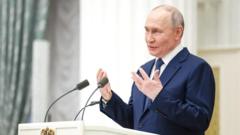 Ông Putin không nhượng bộ, nhưng diễn ngôn ở Nga về chiến tranh đang thay đổi?