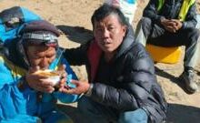 Sống sót 6 ngày trên Everest nhờ ăn socola và ‘nhai băng’