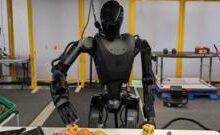 Robot hình người sắp tiến ra chiến trường?