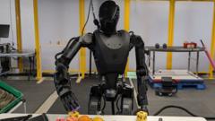Robot hình người sắp tiến ra chiến trường?
