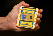 Microsoft ra chip lượng tử mới ‘với sự trợ giúp của AI’