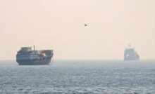 Iran đóng Eo biển Hormuz, Mỹ mở nhiều đợt tấn công mới