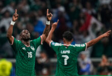 Trận thắng tại World Cup của Mexico khiến mặt đất rung chuyển