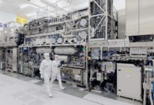 Intel xuất xưởng lô chip đầu tiên từ cỗ máy 380 triệu USD