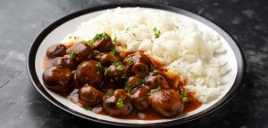 Nấm Adobo với Cơm Dừa và Trứng Cút Ngâm Nước Tương: Món Ăn Độc Đáo Cho Bữa Tiệc Ẩm Thực Việt