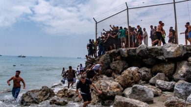 Tây Ban Nha Trả Hơn 48,000 Người Di Cư Về Marốc Từ Ceuta; Hàng Chục Người Chết Thương Tâm
