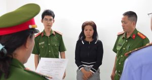 Bị Bắt Vì Tố Cáo 38,000 Doanh Nghiệp Đóng Cửa Do Ép Thuế và Nạn Hối Lộ!
