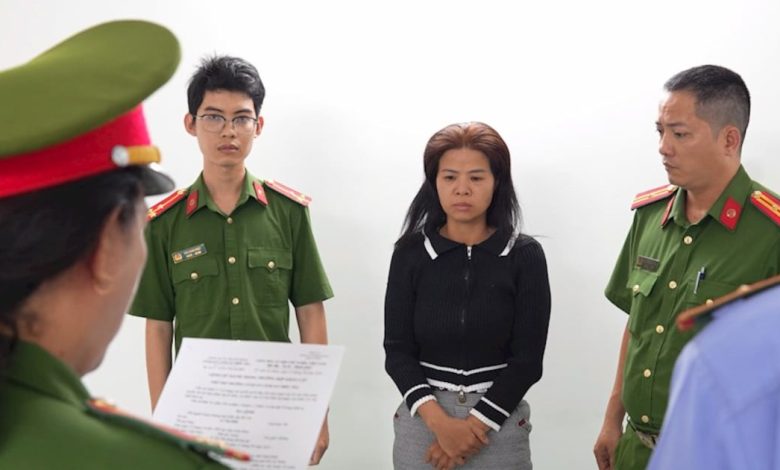 Bị Bắt Vì Tố Cáo 38,000 Doanh Nghiệp Đóng Cửa Do Ép Thuế và Nạn Hối Lộ!