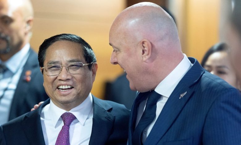 Cán bộ Việt Nam bị tố cáo tấn công tình dục hai nữ phục vụ tại New Zealand trước chuyến thăm của Thủ tướng Chính Cán bộ Việt Nam bị tố cáo tấn công tình dục hai nữ phục vụ tại New Zealand trước chuyến thăm của Thủ tướng Chính