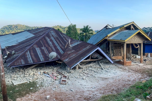 Hai trận động đất mạnh xảy ra ở Indonesia trong cùng một ngày, ít nhất 47 người thiệt mạng Hai trận động đất mạnh xảy ra ở Indonesia trong cùng một ngày, ít nhất 47 người thiệt mạng