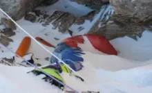 Hành Trình Trở Về: Thi Thể ‘Giày Xanh’ Sau 30 Năm Trên Đỉnh Everest