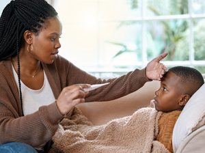 Khi nào sốt ở trẻ em cần lo ngại và cách chữa sốt tại nhà hiệu quả
