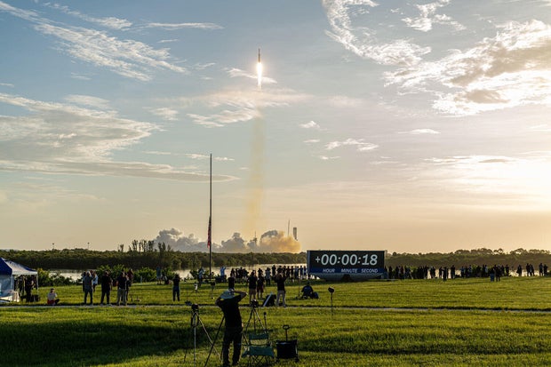 NASA ra mắt kính viễn vọng không gian Roman để khám phá vũ trụ bí ẩn