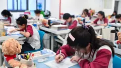 Thuốc Tê Liệt Tâm Trí: Giải Pháp Trốn Thoát Thực Tại Của Thanh Thiếu Niên Trung Quốc Thuốc Tê Liệt Tâm Trí: Giải Pháp Trốn Thoát Thực Tại Của Thanh Thiếu Niên Trung Quốc