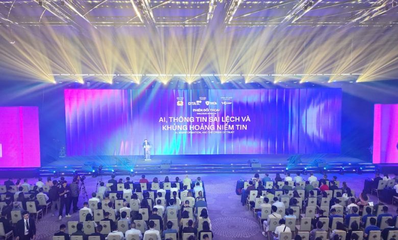 Bộ Công An áp dụng “vòng kim cô” sáng tạo nội dung cho các KOL: Xu hướng mới trong quản lý truyền thông Bộ Công An áp dụng “vòng kim cô” sáng tạo nội dung cho các KOL: Xu hướng mới trong quản lý truyền thông