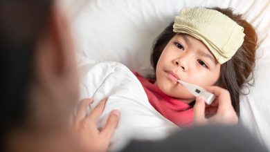 Khi nào cần lo lắng về sốt ở trẻ em: Bác sĩ nhi khoa giải đáp thắc mắc của bạn