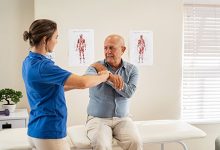 Phẫu Thuật Thay Khớp Vai: Dấu Hiệu Nhận Biết, Quá Trình Hồi Phục và Những Điều Cần Biết