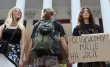 Thành phố Ukraine chủ yếu nói tiếng Nga xem xét lệnh cấm ngôn ngữ này