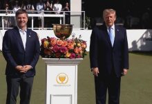 Trump tham dự Presidents Cup; Cuộc đối đầu biểu tình sôi nổi bên ngoài câu lạc bộ quốc gia