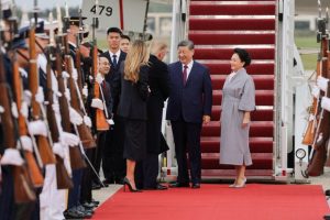 Trump trải thảm đỏ cho Xi bất chấp căng thẳng Mỹ – Trung