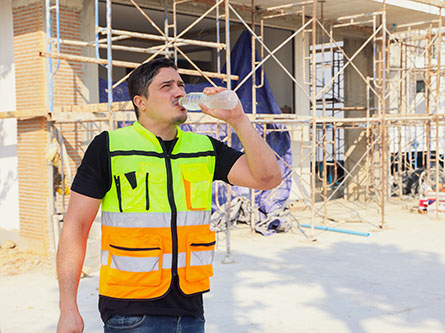 Cách phân biệt kiệt sức do nhiệt và say nắng: Dấu hiệu cần chú ý