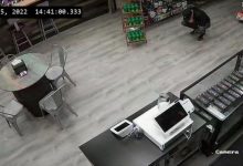 Camera an ninh lật tẩy bí ẩn vụ chồng phát hiện vợ bị bắn chết trong ô tô