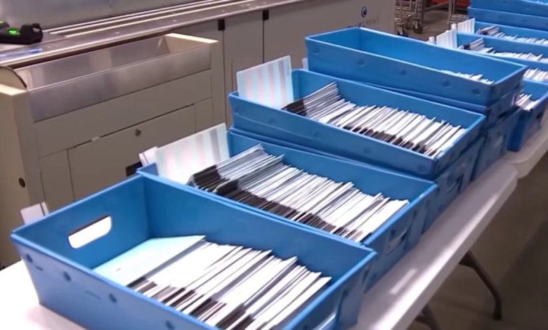 Cử tri Vùng Vịnh ráo riết vận động trước ngày bầu cử với nhiều cam go Cử tri Vùng Vịnh ráo riết vận động trước ngày bầu cử với nhiều cam go