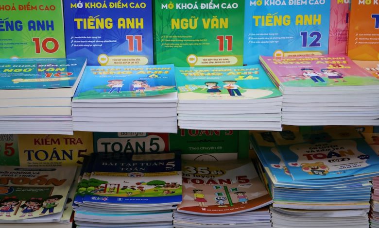 Cuộc Cách Mạng Sách Giáo Khoa: Hai Thời Kỳ, Hai Lần Đổi Thay Cuộc Cách Mạng Sách Giáo Khoa: Hai Thời Kỳ, Hai Lần Đổi Thay